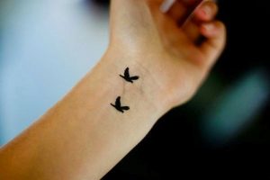 tatuajes en la mu eca aves para mujeres