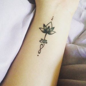 tatuajes unalume para chicas 19