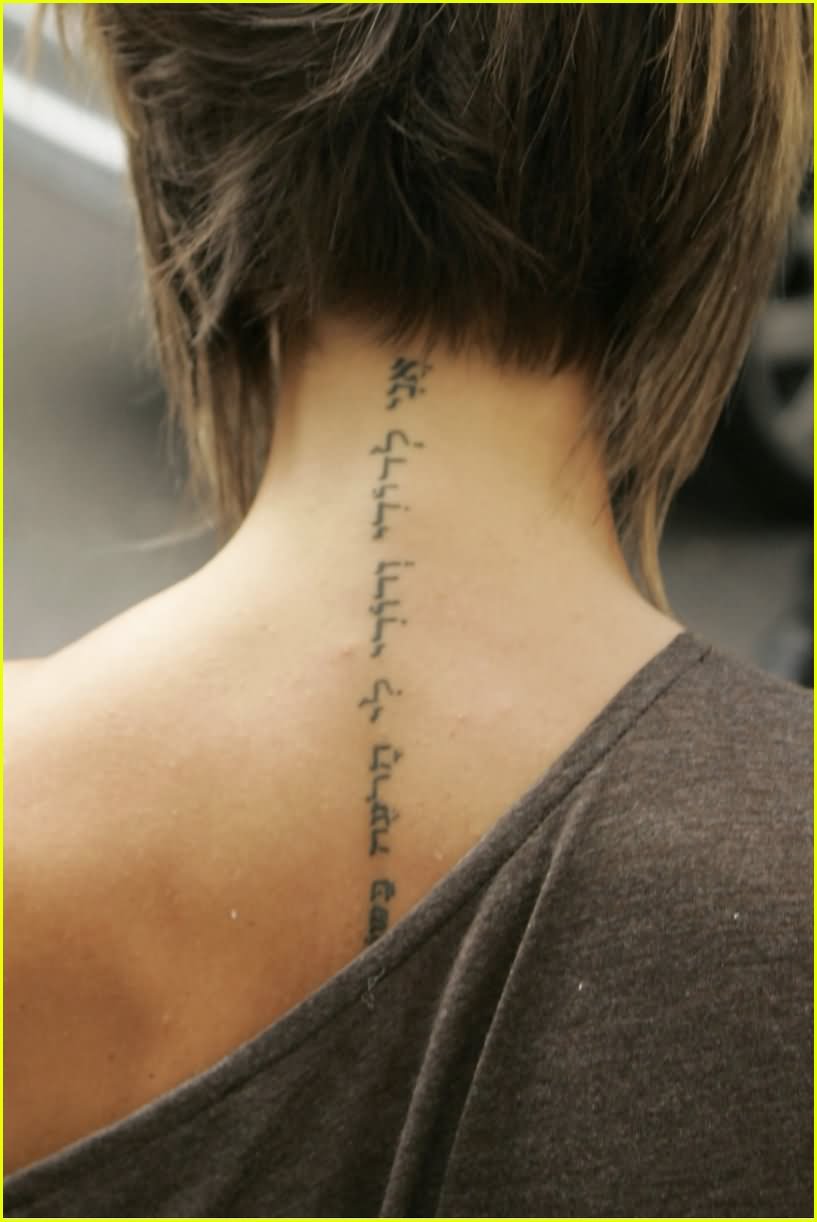 Фото татуировок на шеи надпись