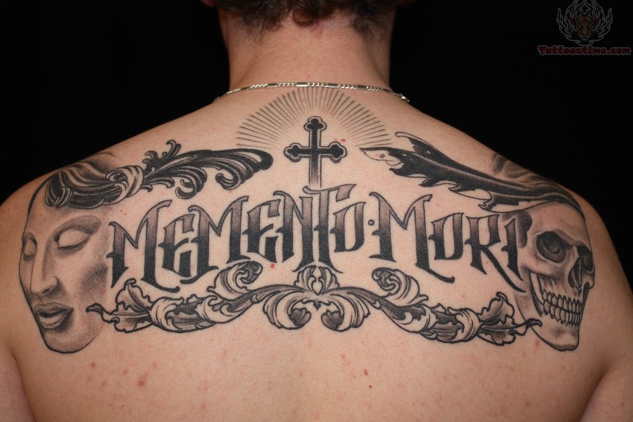Татуировки на спине надписи по позвоночнику