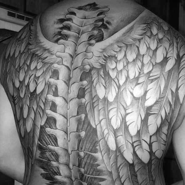 Мужские тату крылья на спине (106 фото)