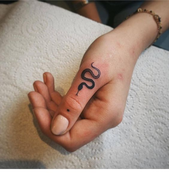 Тату змея: 127 фото татуировки, эскизы, значение мужских и женских тату.  Что означает тату (татуировка) змея