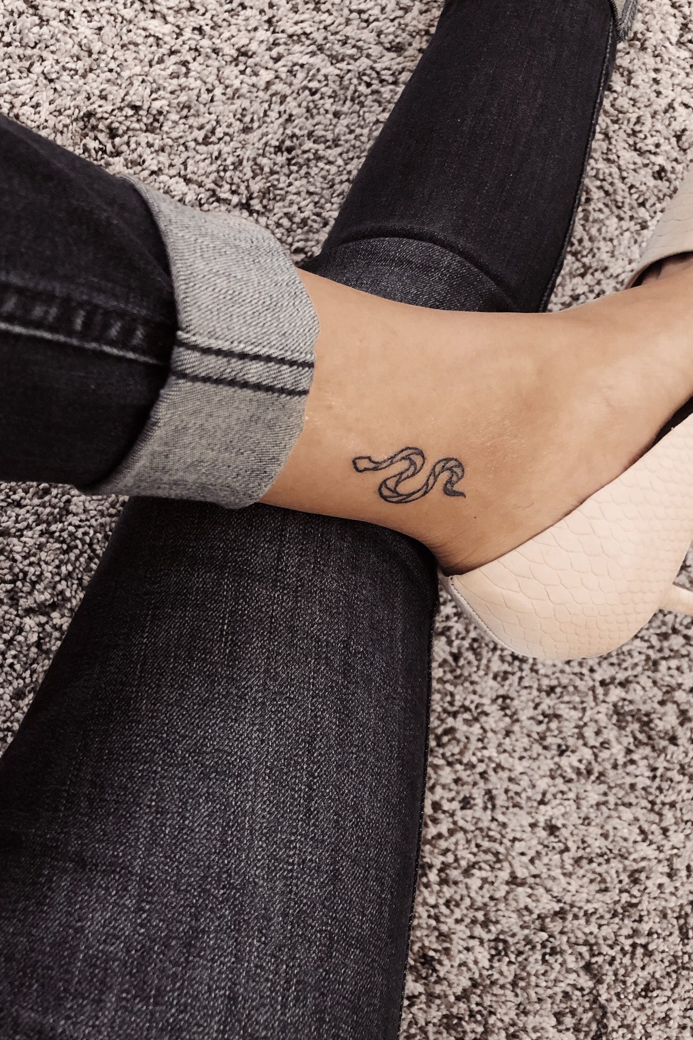 Маленькие татуировки для девушек фото на щиколотке